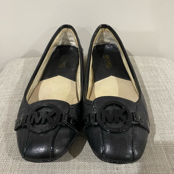 Michael Kors Black Leather Flats with Ruffle Detail - Picture 1 of 6